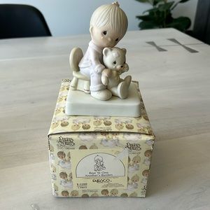 NIB Vintage Precious Moments Bear Ye One Another’s Burden Collectible Figurine